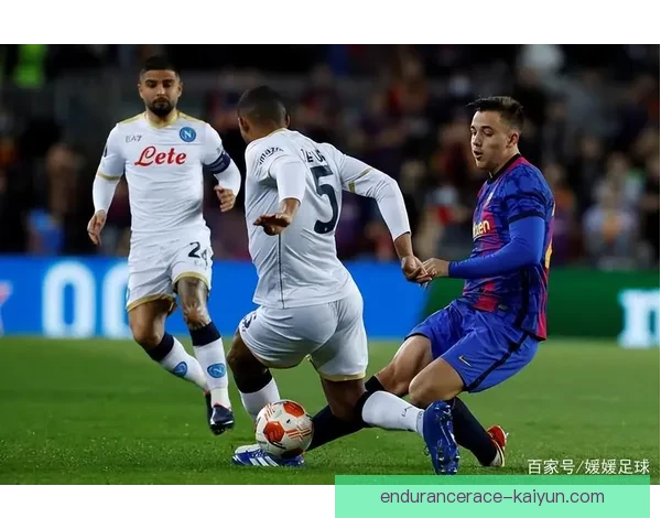 那不勒斯球迷对 Osimhen 的支持持续增强，表现稳健备受关注